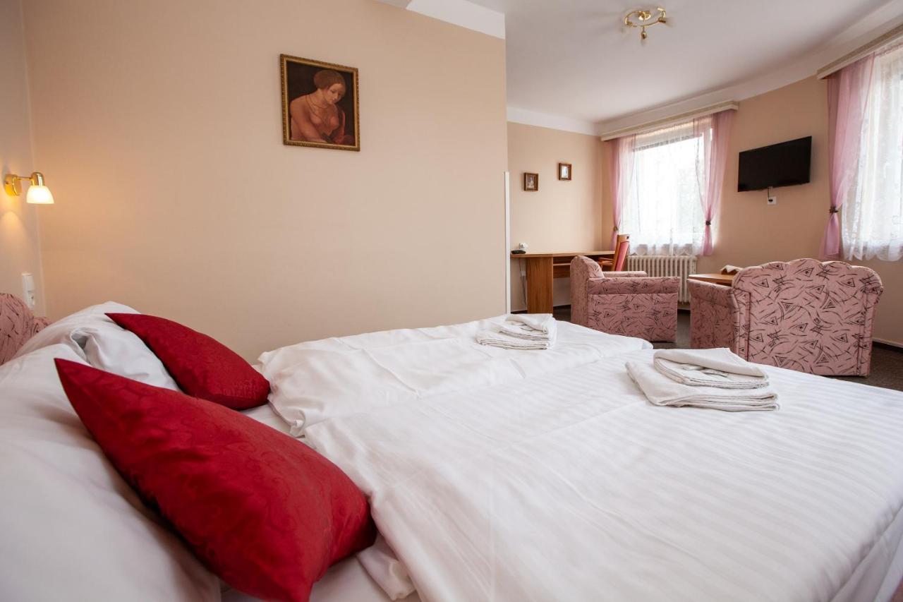 Hotel Stella Plzeň Buitenkant foto