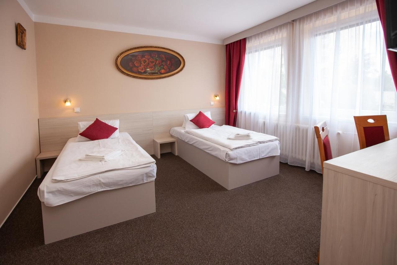 Hotel Stella Plzeň Buitenkant foto