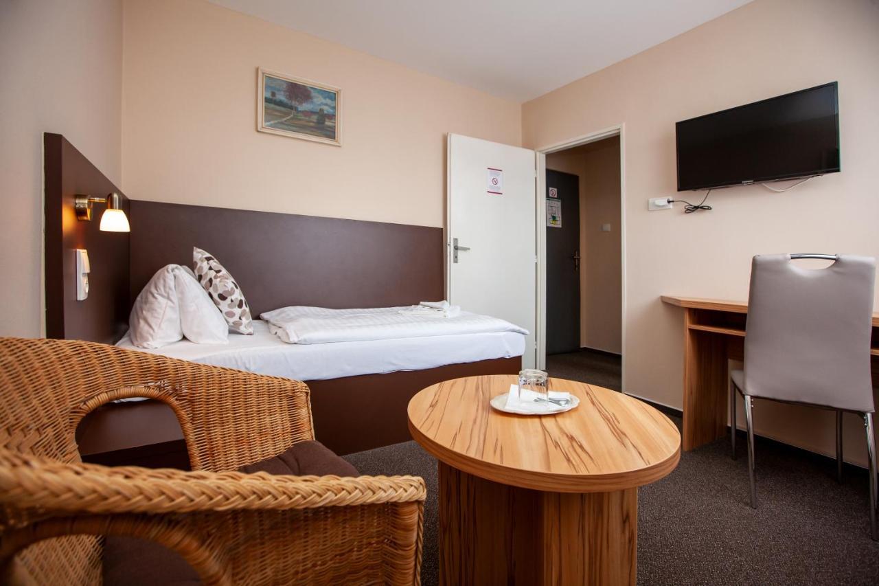 Hotel Stella Plzeň Buitenkant foto