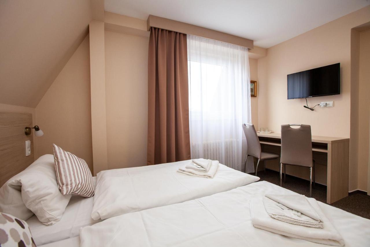 Hotel Stella Plzeň Buitenkant foto