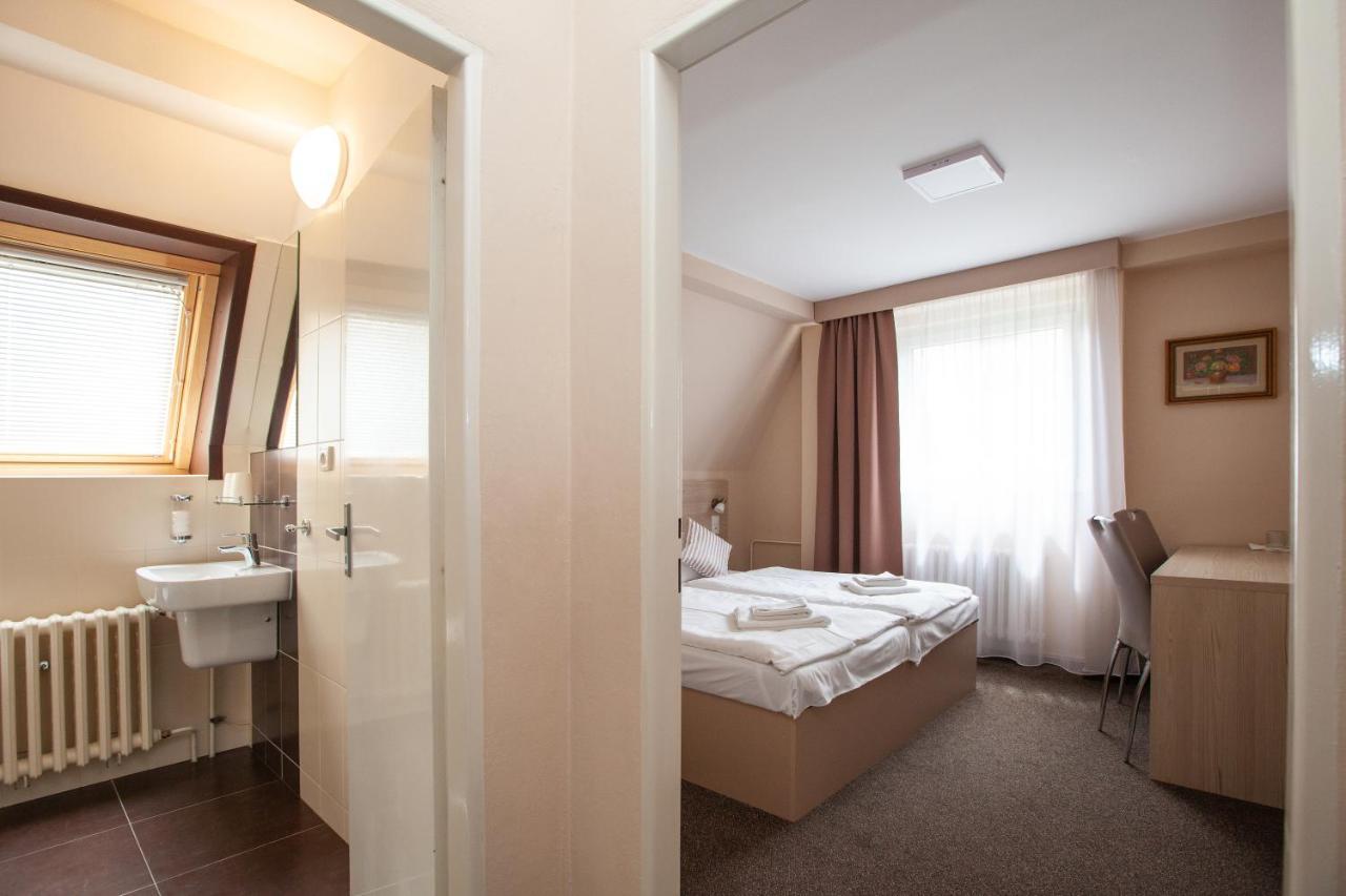 Hotel Stella Plzeň Buitenkant foto
