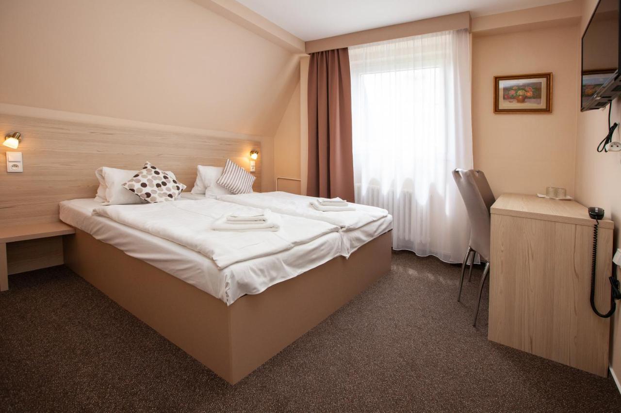 Hotel Stella Plzeň Buitenkant foto
