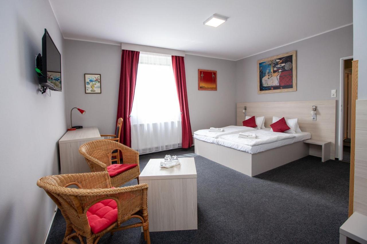 Hotel Stella Plzeň Buitenkant foto