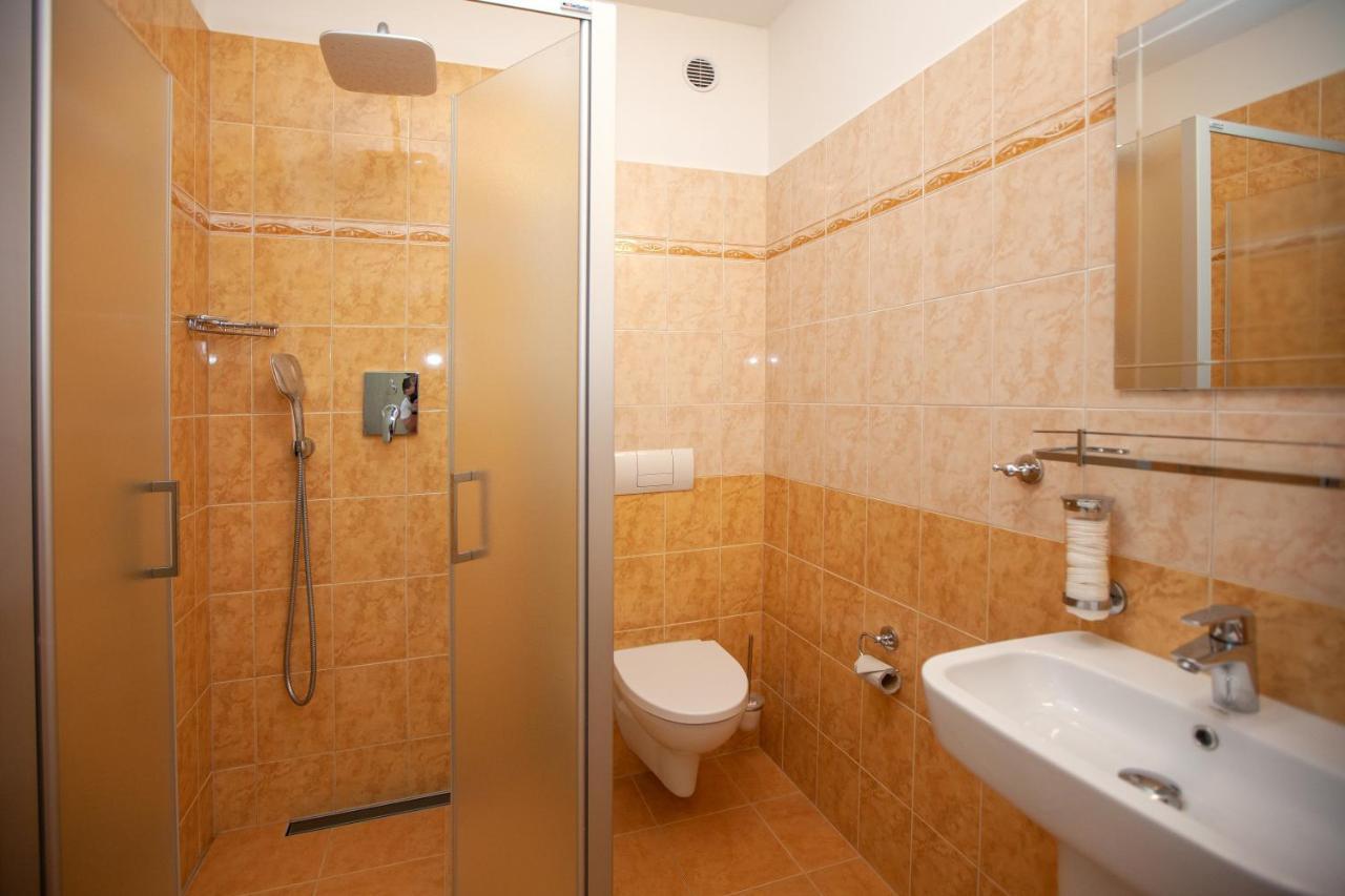 Hotel Stella Plzeň Buitenkant foto