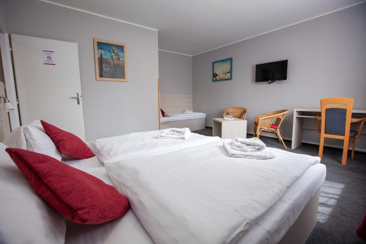 Hotel Stella Plzeň Buitenkant foto